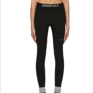 Essentials leggings sz m Reflective logo
